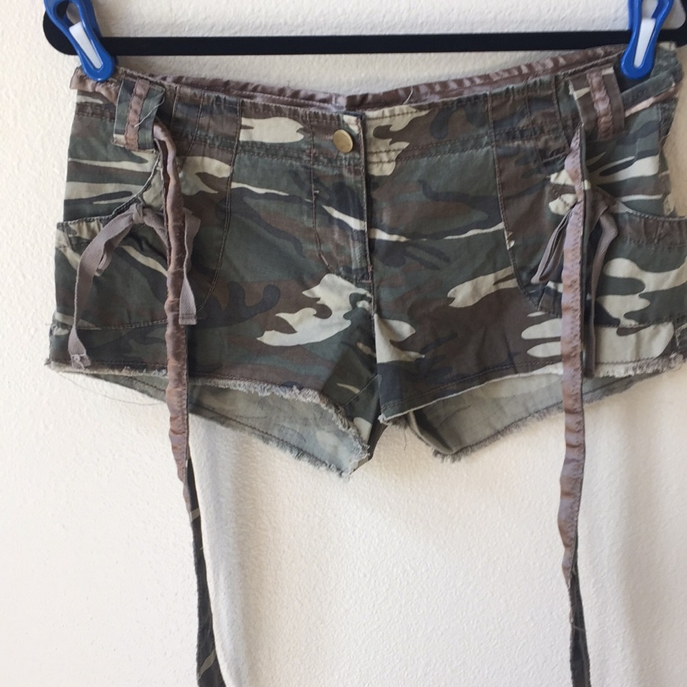 CAMO SHORTS